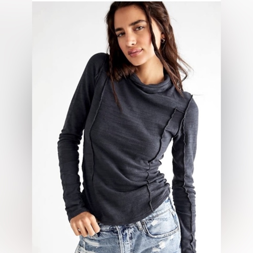 Free People Everyday Layering Long Sleeve Tee
NWOT Size XS -Black